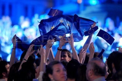 Croația a ADERAT la Uniunea Europeană. Zeci de mii de persoane s-au strâns la Zagreb pentru a sărbători evenimentul