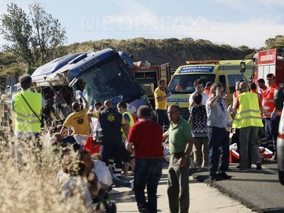 ACCIDENTUL de autocar din Spania: O româncă s-ar afla printre persoanele rănite
