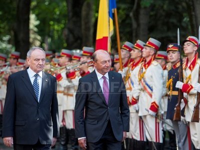 Băsescu a făcut o baie de mulțime la Chișinău