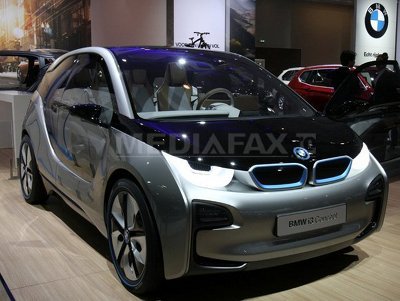 BMW promovează mașini electrice în SUA, oferind clienților o mașină de drum lung pentru vacanțe