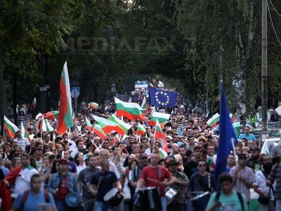 Peste jumătate dintre bulgari vor demisia Guvernului Oreșarski