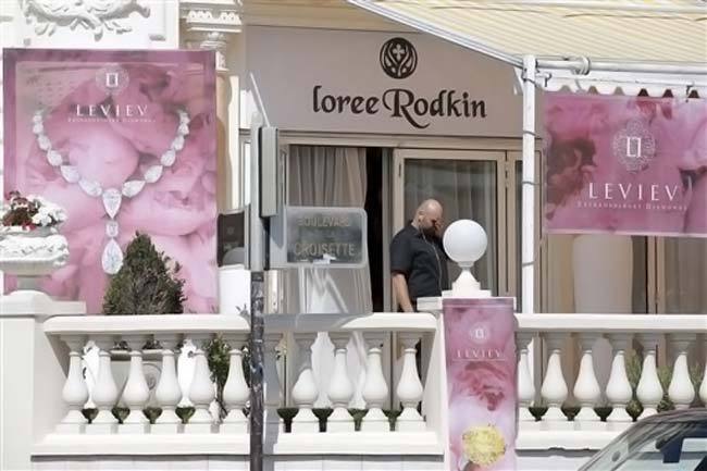 Jaf hollywoodian: cum să furi bijuterii de 136 de milioane dolari într-un minut de sub nasul agenților de securitate
