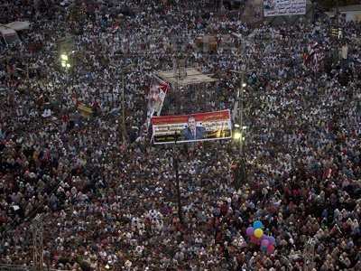 PROTESTELE DIN EGIPT: Focuri de armă și grenade lacrimogene împotriva unei manifestații a islamiștilor la Cairo