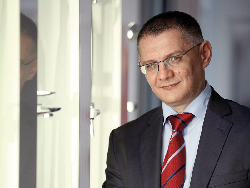 Ce cred românii despre bateriile sanitare: "este un obiect prin care trece apa"