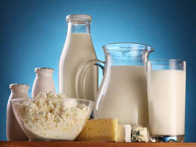 Una din zece fabrici de lactate a fost închisă în ultimii cinci ani. Peste 4.000 de oameni au rămas fără loc de muncă