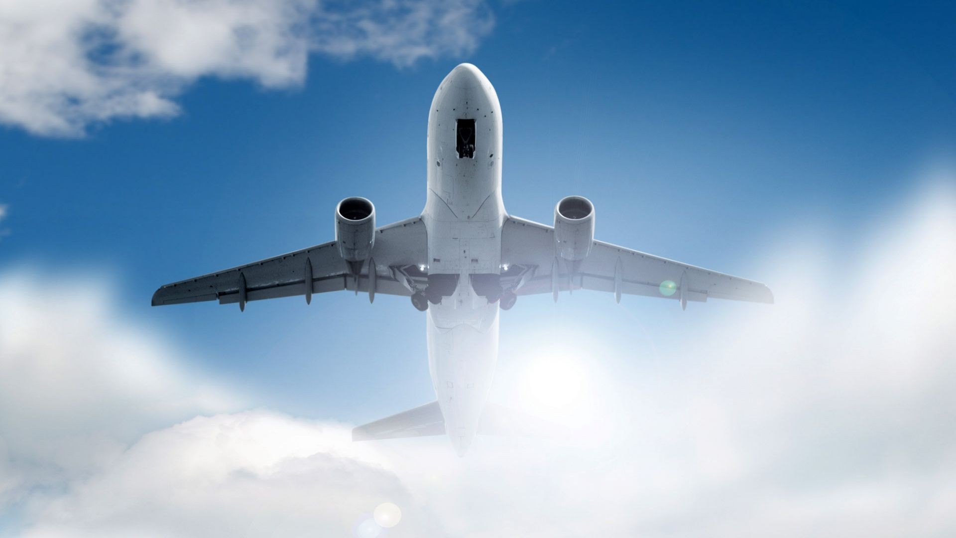 Un alt gigant low-cost spune adio României. Au mai păstrat un zbor pe zi