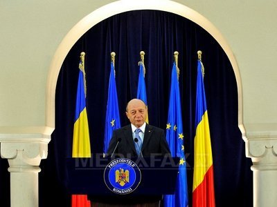 Băsescu: Până în acest moment câștigătorul CFR Marfă nu are bani să cumpere compania. Anunțul că trebuie avizul Consiliului Concurenței, o minciună