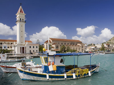 Evaziunea fiscală din marile stațiuni din Grecia depășește 80%
