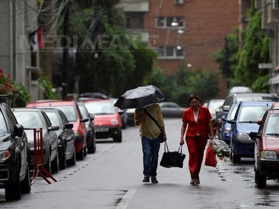 VREMEA va fi instabilă. Prognoza meteo pentru vineri, în țară și în București