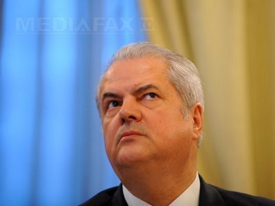 Adrian Năstase, aproape de EXCLUDERA din Baroul București. Decan: Avem cvorum pentru a discuta excluderea avocaților Năstase, Costiniu și Voicu