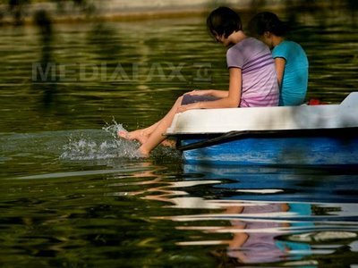 VREMEA, în continuare călduroasă. PROGNOZA METEO pentru joi și vineri, în țară și în București