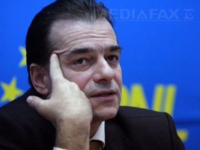 Orban i-a cerut lui Fenechiu să se autosuspende din PNL până la soluționarea dosarului