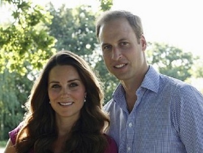 Primul PORTRET OFICIAL al cuplului regal britanic împreună cu bebelușul George