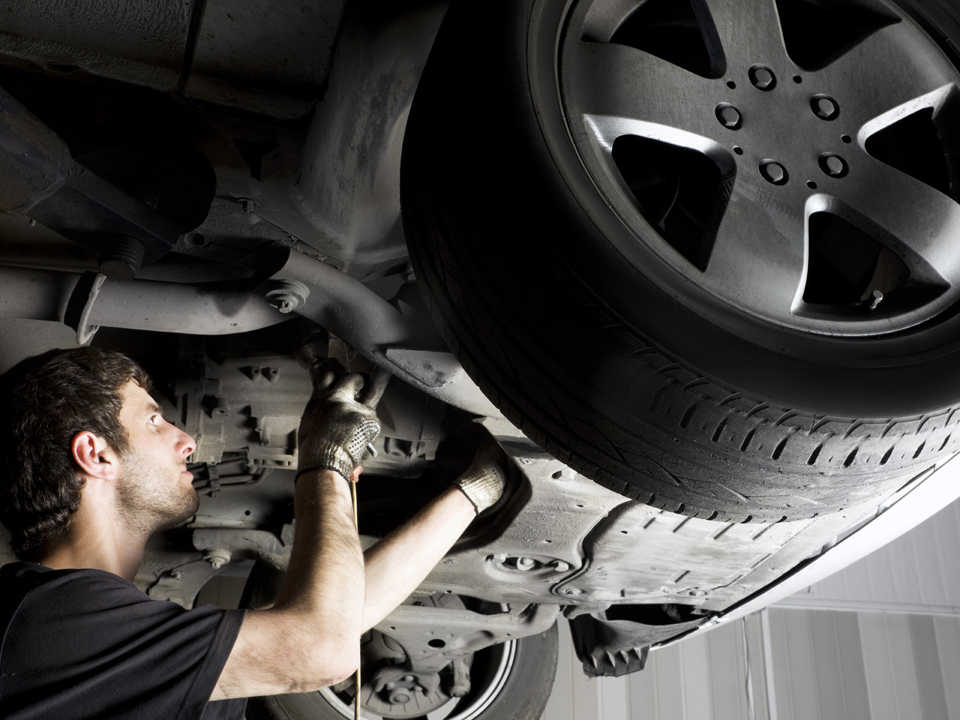 Doar comerțul cu piesele de schimb mai înregistrează creșteri în afacerile auto
