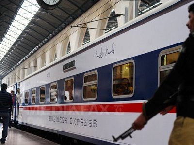 EXPLOZIE A UNEI BOMBE la bordul unui tren în Pakistan: 14 oameni au fost răniți