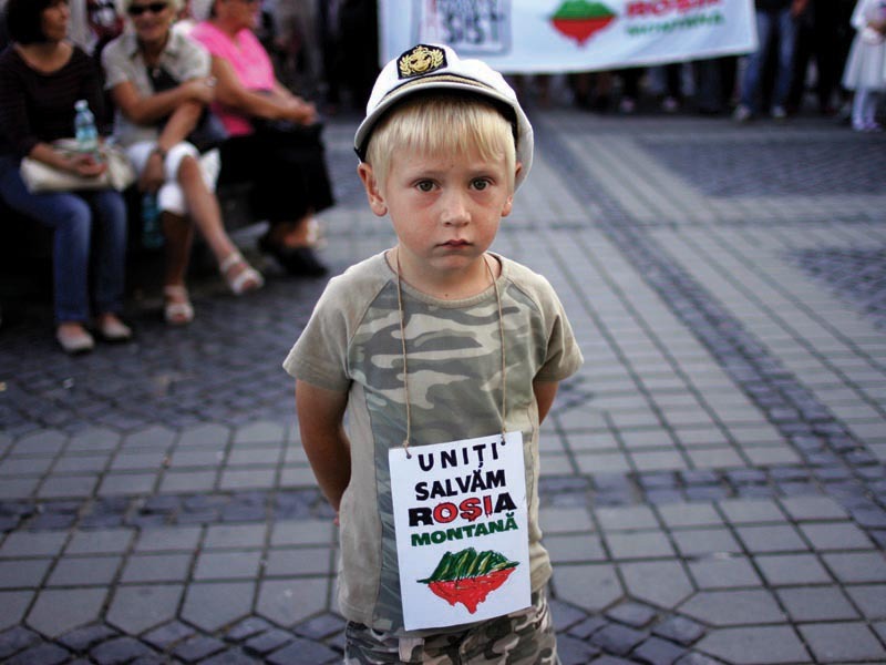 Aurul de la Roșia Montană și "platforma democratică de manifestare" pro și contra