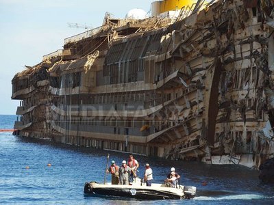 Resturi umane, găsite în apropierea epavei vasului Costa Concordia