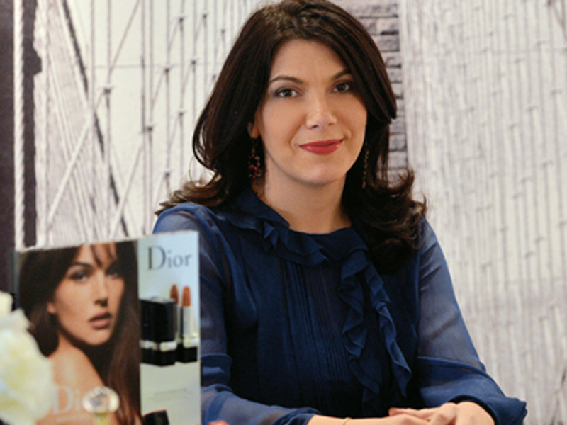 Tânăra de 38 de ani care vinde parfumuri de trei milioane de euro