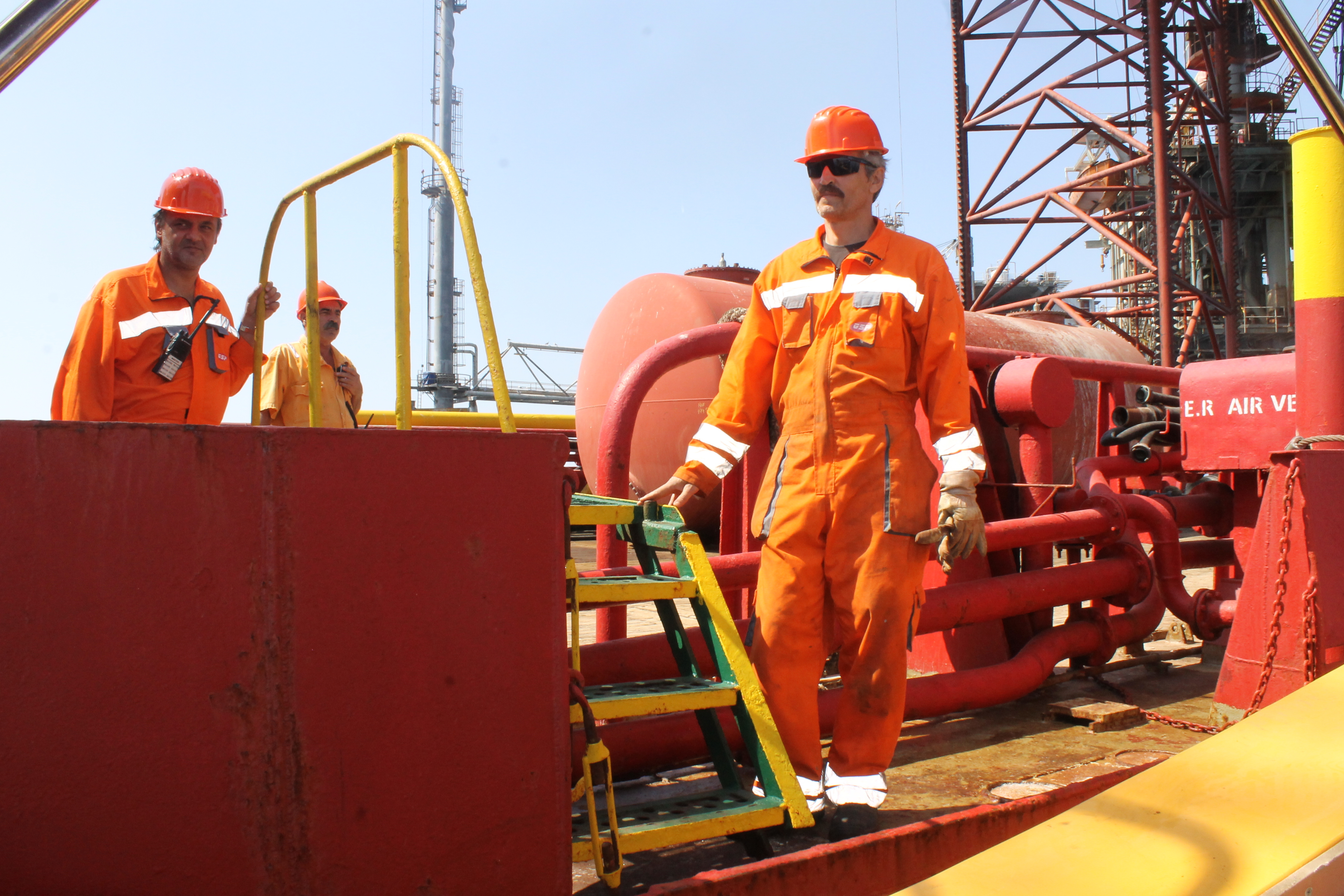 Cât câștigă un român angajat pe o platformă petrolieră