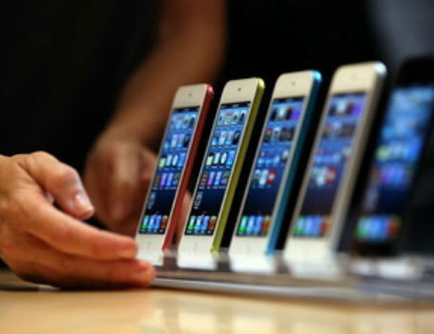 iPhone se transformă în "phabletă". WSJ scrie că ecranul următorului model va avea o diagonală de 6 inci