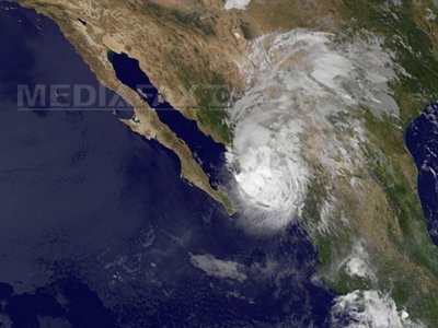 Uraganul Manuel a atins uscatul în nord-vestul Mexicului