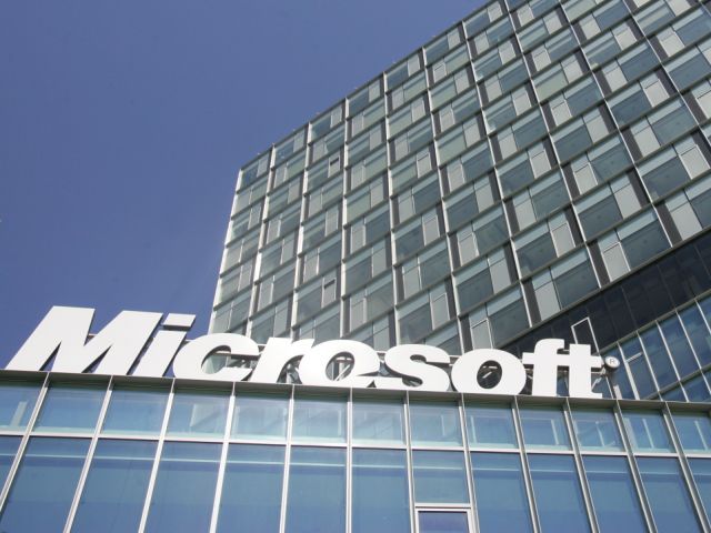 Microsoft a pierdut 18 miliarde de dolari pe bursă după ce a anunțat că va cumpăra Nokia