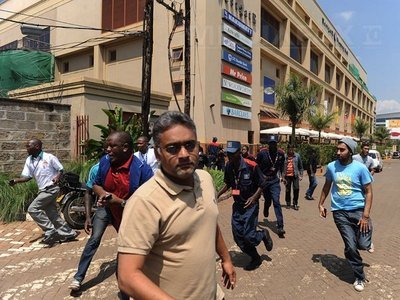 Milițiile Al-Shebab acuză serviciile de securitate că au utilizat arme chimice în mallul din Nairobi