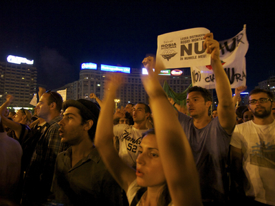 PROTEST ÎN CAPITALĂ: Aproximativ 2.000 de persoane au manifestat împotriva proiectului de la Roșia Montană