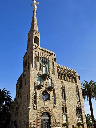 Cum arată o casă proiectată de Gaudí (FOTO)