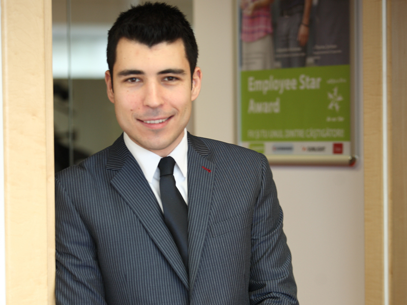 Tânărul care gestionează jumătate de miliard de euro în România la doar 29 de ani