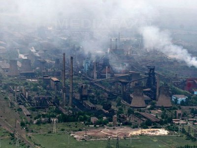Un furnal vechi de la ArcelorMittal Galați a fost demolat