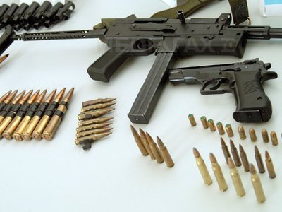 Rețea de trafic de arme către Siria care ar implica și România, descoperită în Suedia
