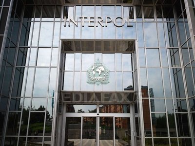 Interpol ar fi emis un mandat de arestare pe numele directorului companiei ungare MOL - presă