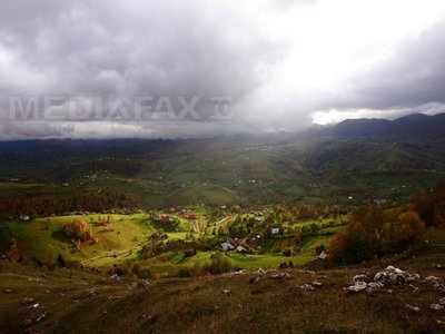 VREMEA va fi mai caldă decât în mod normal pentru această perioadă. PROGNOZA METEO pentru vineri