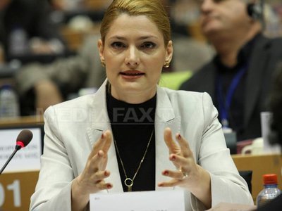 Mănescu îi convoacă la minister pe consultanți pentru a decide soluția juridică în cazul CFR Marfă