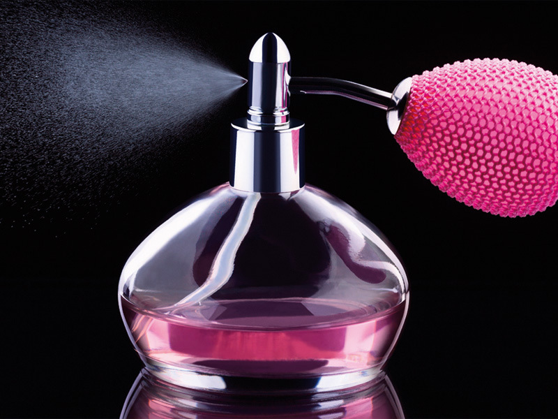 Vă luați un parfum? Întrebați de numele parfumierului