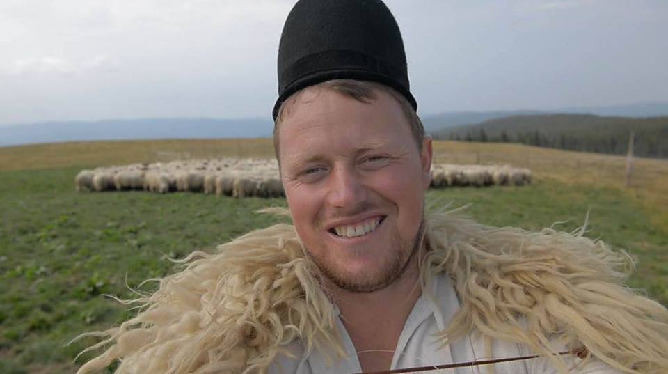 Tânărul de 29 de ani care l-a descoperit pe Ghiță Ciobanul, omul care are jumătate de milion de fani pe Facebook