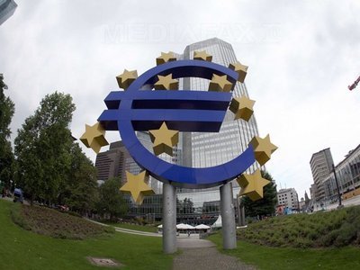 O fantomă umblă prin Europa: deflația