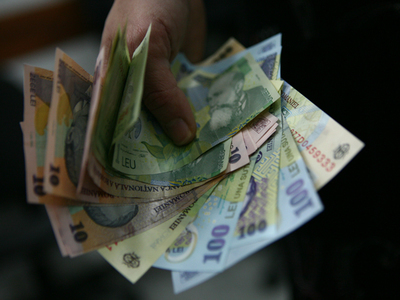 EXCLUSIV: Guvernul încasează anul viitor 344 milioane lei la buget din creșterea salariului minim