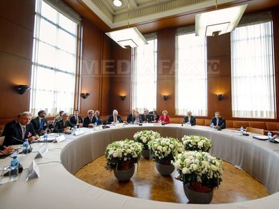 Întâlnire tripartită Kerry-Ashton-Zarif la Geneva, unde pare să se contureze un acord cu Iranul