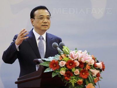 Prima vizită în România a unui premier chinez după 19 ani: Li Keqiang a ajuns la București și a fost așteptat de Ponta la aeroport