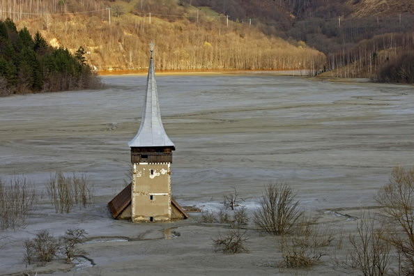 POZA ZILEI: Geamăna - Iazul Valea Șesii