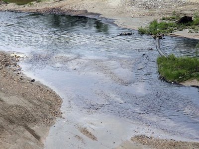Bistrița: Râul Someșul Mare, poluat pe o distanță de circa zece kilometri cu noroi de mină