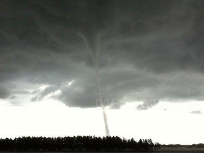 TORNADE și furtuni în SUA: Cinci persoane au murit și alte zeci au fost rănite