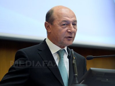 Băsescu: Guvernul s-a angajat să transmită în 2013 Planul "Garanții pentru Tineri". Va crește numărul stagiilor de practică