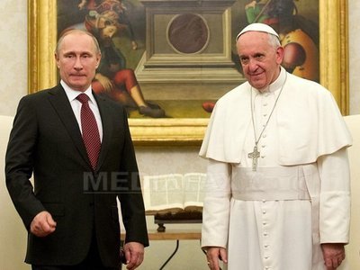 Papa Francisc și Vladimir Putin, întâlnire la Vatican. Cei doi susțin o "soluționare pașnică" a conflictului din Siria