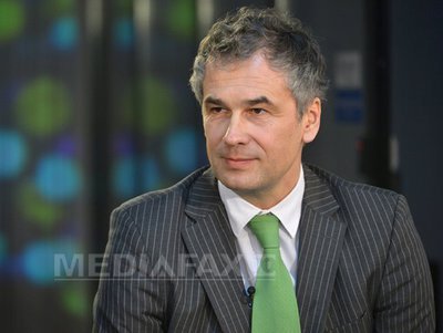 CONFERINȚA MEDIAFAX - Directorul general Ford România: Piața auto va crește în acest an la 320.000 de autovehicule noi și second-hand
