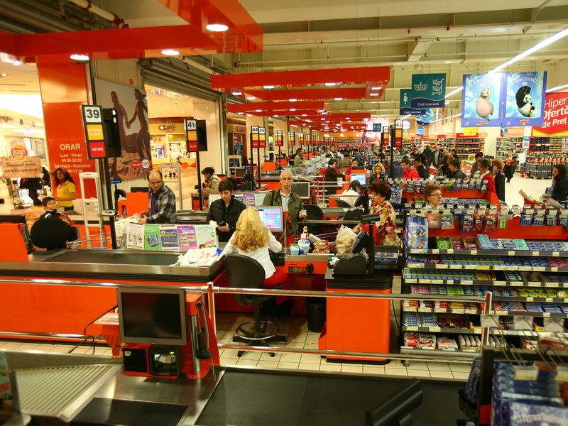 Cora a lansat serviciul care ar trebui să elimine cozile din magazine. Cum funcționează Cora Drive. Galerie FOTO