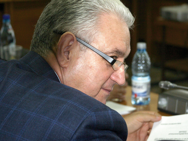 Săriți, ne conduc nebunii! Perlele politice ale săptămânii