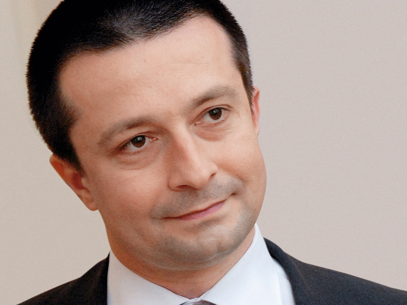 A fost jurnalist în România, dar decis să ia viața de la zero în Sahara. Acum conduce liderul distribuției din Algeria